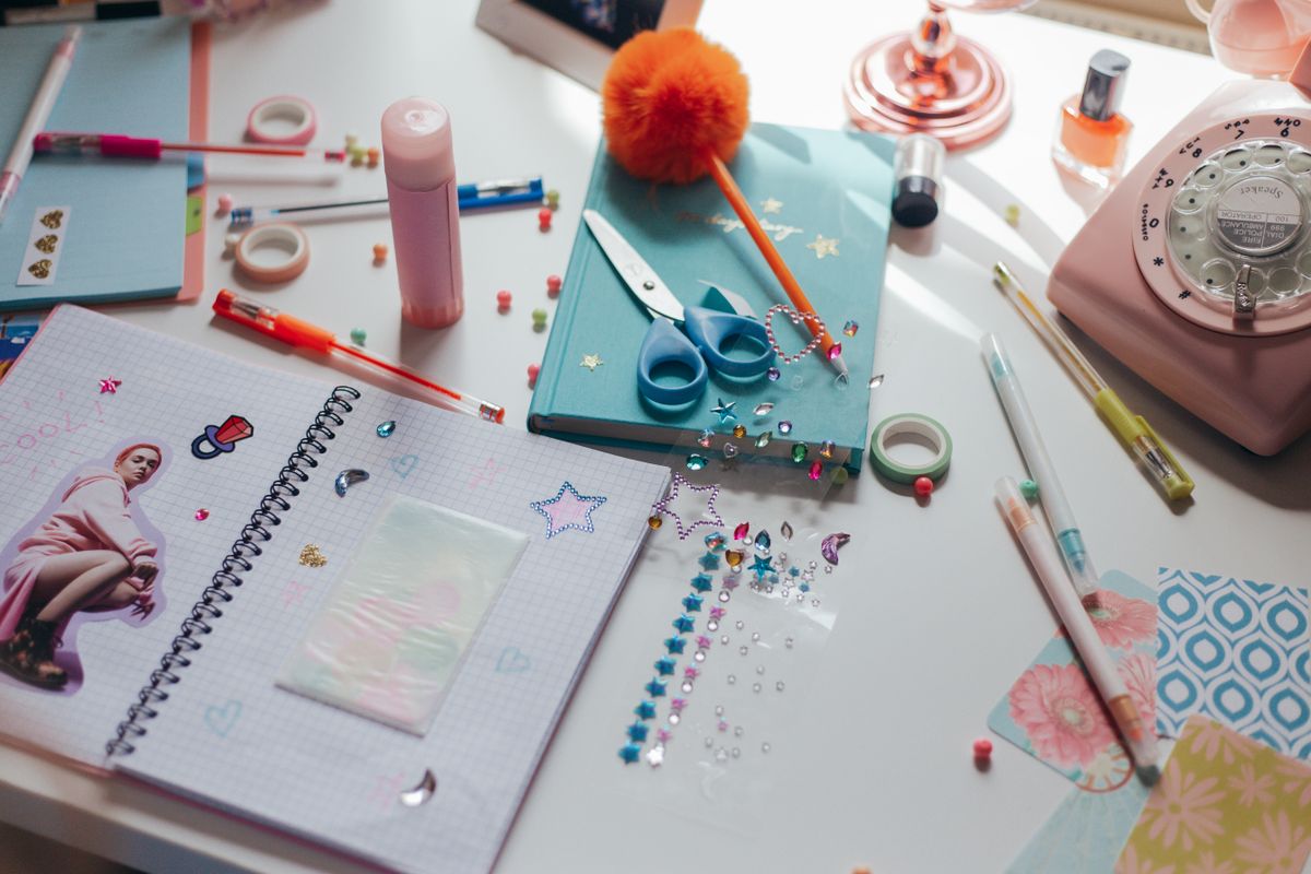 Organizovaný kreativní koutek doma